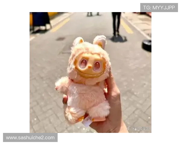 李佳琦提醒：LABUBU 溢价虚高，官方补货后价格已腰斩